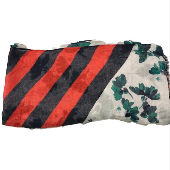 Lightweight statement Scarf - Picture 2 of 3